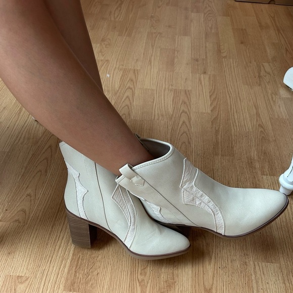 461- Altar'D State Simone Cowboy Bootie Size 7 NWT - Picture 1 of 8